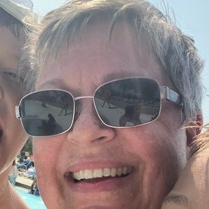 Meet your Posher, Roberta